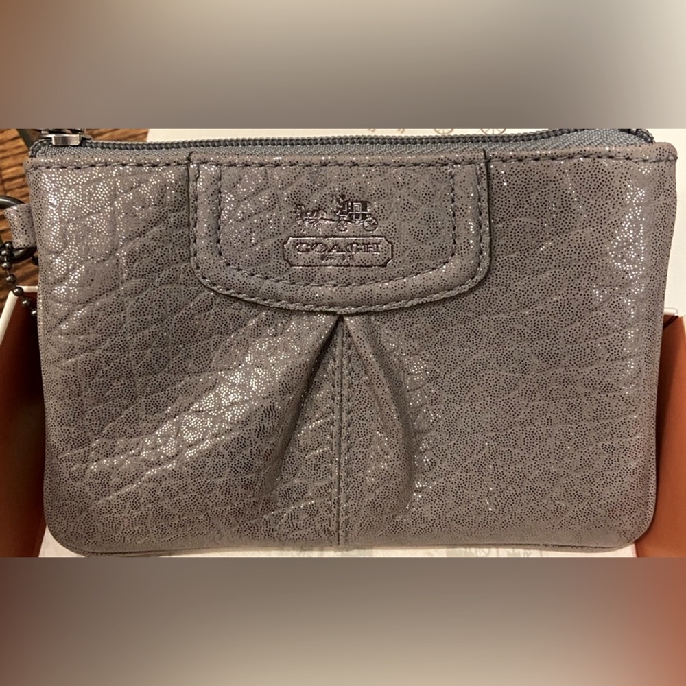 RARE Coach Madison Embossed Gunmetal Metallic Leather Wristlet Shimmer Top Zip - Picture 1 of 8